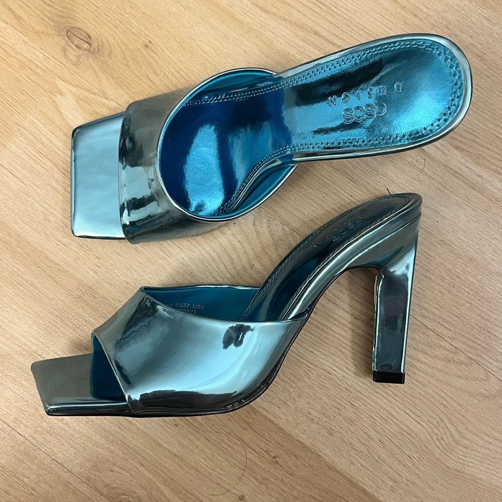 Metallic Blue Heel